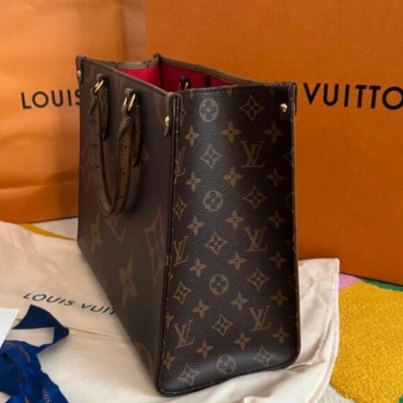 Louis Vuitton ONTHEGO MM Bag Classic embossed - Picture 5 of 6